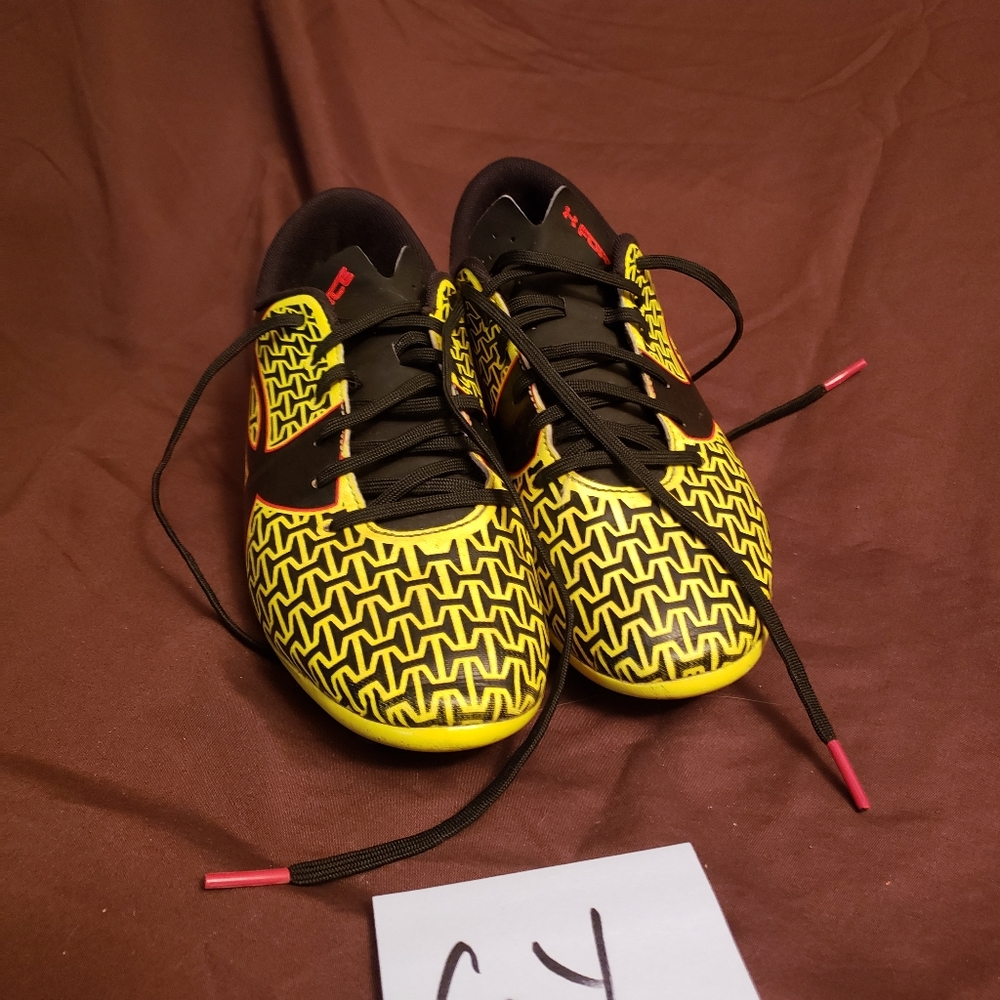 Soccer cleets under armour